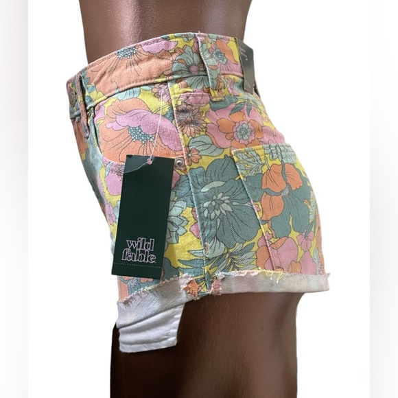Nwt Floral Denim Shorts - Picture 3 of 8